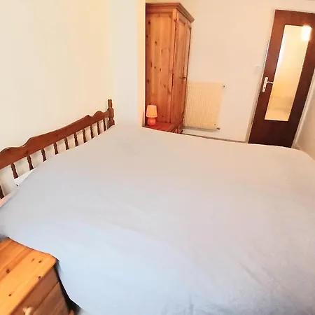 Petit Avec Bel Exterieur. Apartment
