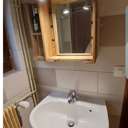 Apartment Petit Avec Bel Exterieur. *