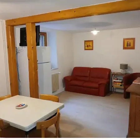 Petit Avec Bel Exterieur. Apartment Saint-Amarin