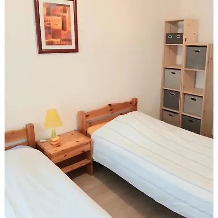 Apartment Petit Avec Bel Exterieur. *